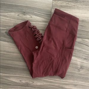 Lululemon High Rise Crop Leggings size 4 🍋